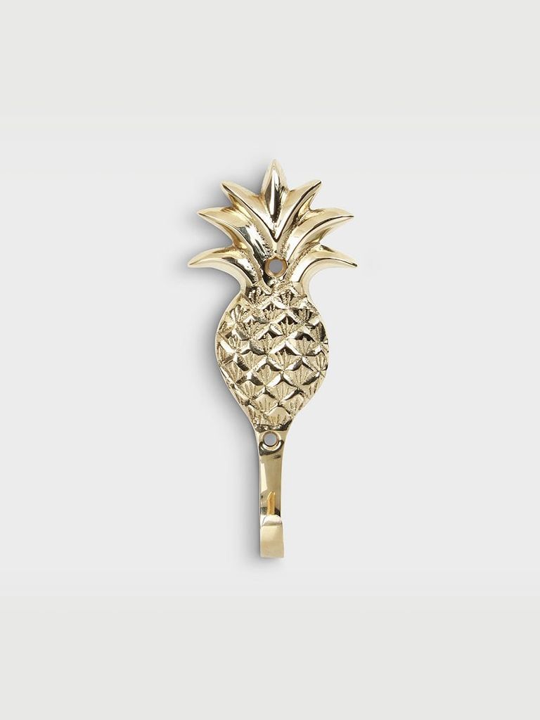 Hook pineapple