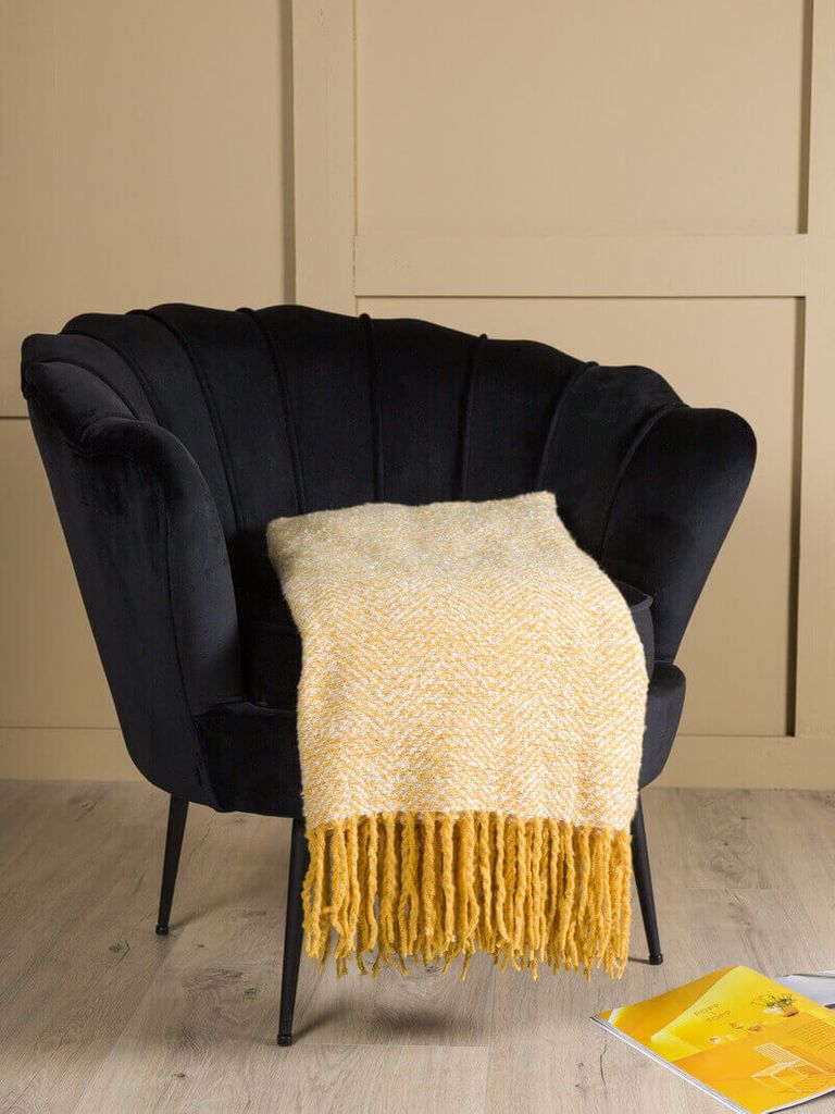 Toby Throw Yellow/White