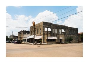 American Crossing 30x21