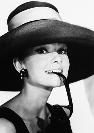 Audrey Hepburn 1 21x30