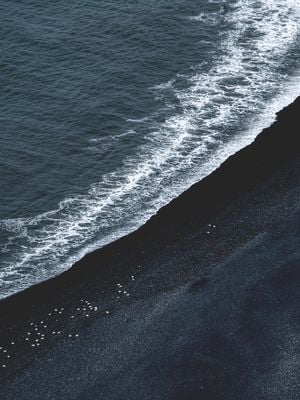 Black Sand Beach 30x40