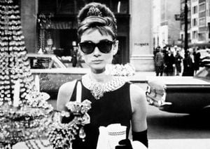 Breakfast At Tiffany's 30x21