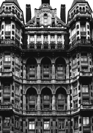 Hotel Mandarin 21x30