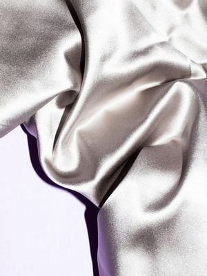 Luscious In Form 30x40