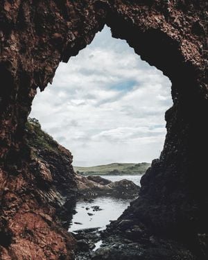 See Through Cliff 40x50