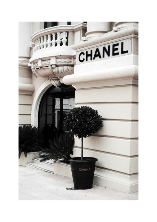 Chanel Exterior 2